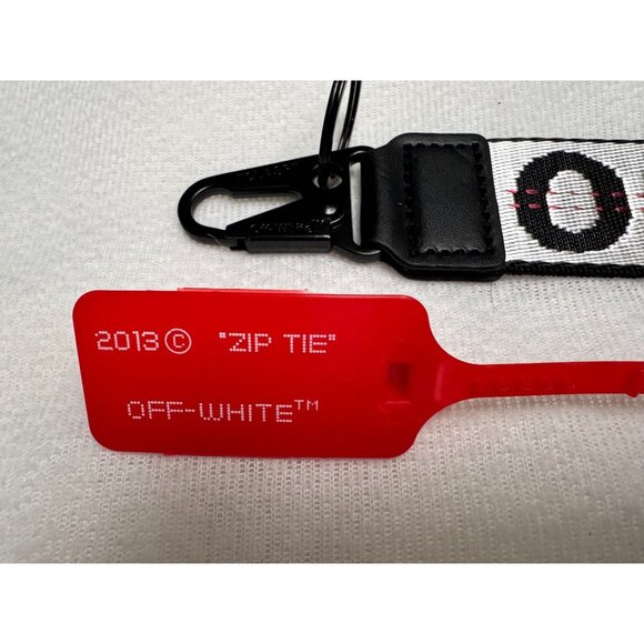 Off-White Industrial Keychain Strap With Red‎ Zip Tie - Picture 5 of 8